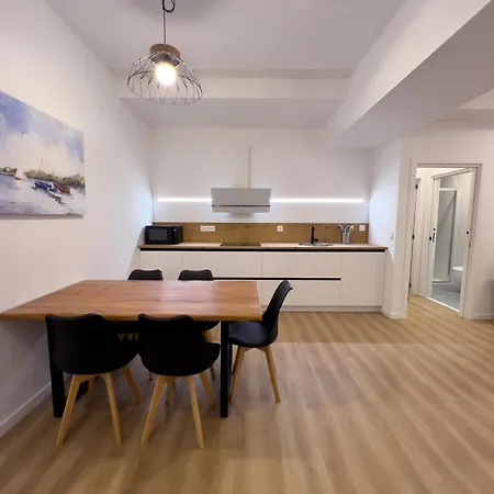 Apartment Mila I Local Rentss